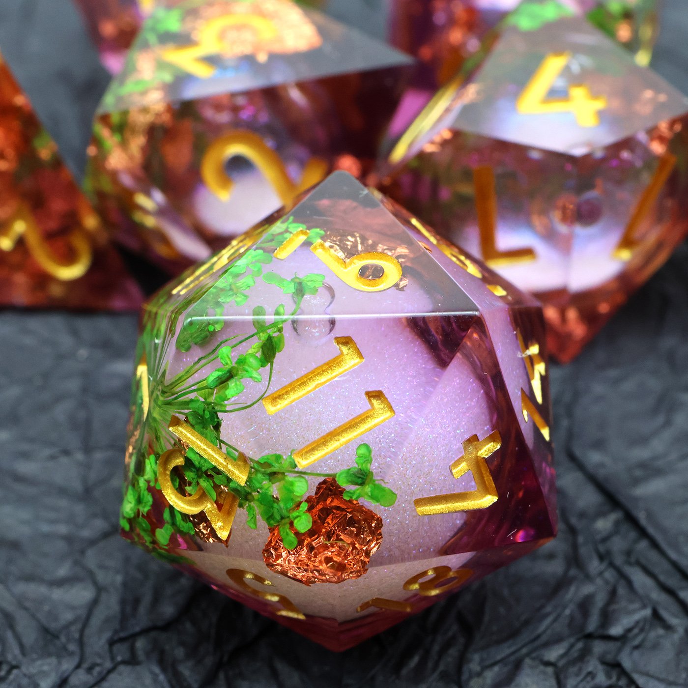 Sharp Edge Resin DND Dice Set,Quicksand Glitter Liquid Core Dungeons and Dragons Dice Set,7 Pcs Polyhedral RPG Role Playing Dice