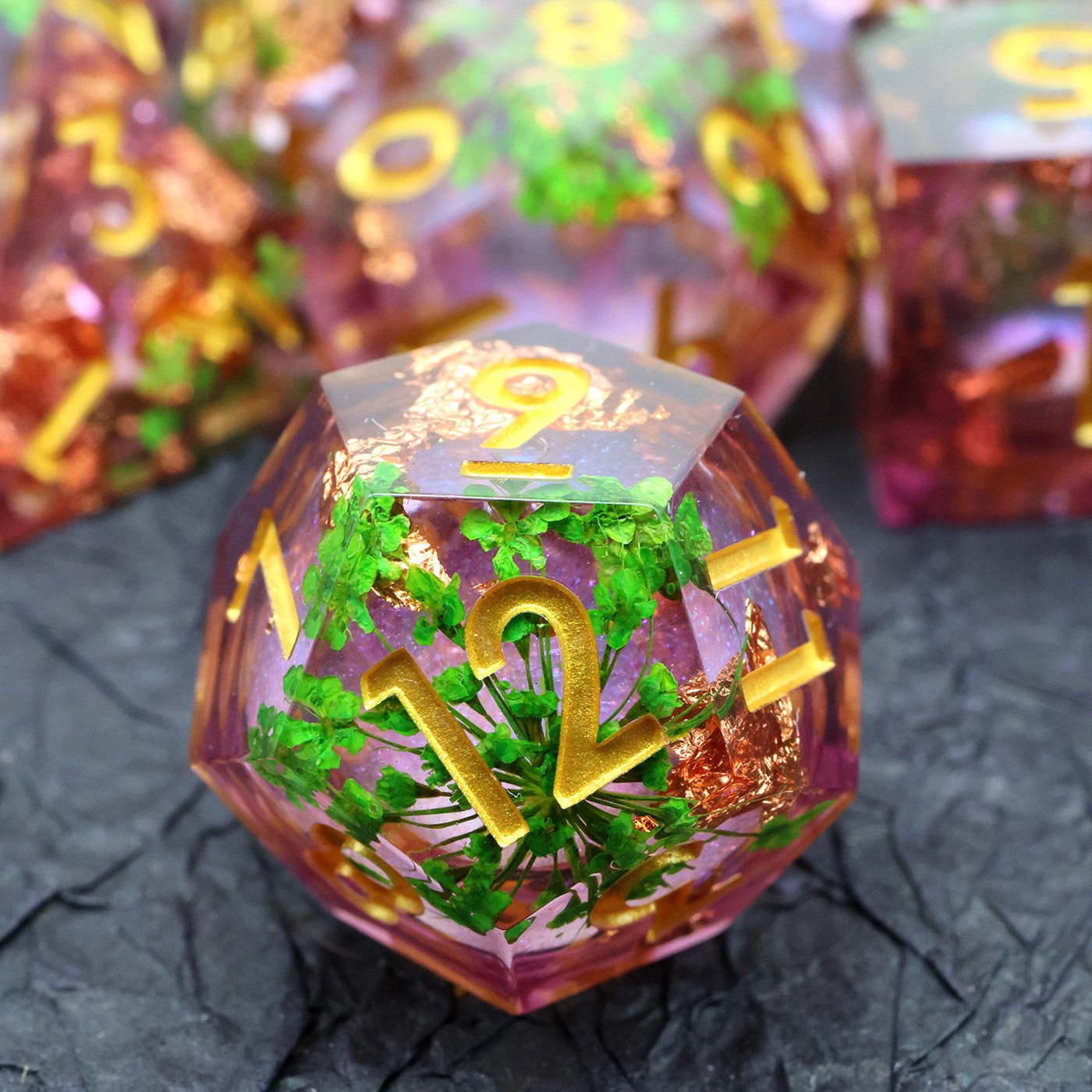 Sharp Edge Resin DND Dice Set,Quicksand Glitter Liquid Core Dungeons and Dragons Dice Set,7 Pcs Polyhedral RPG Role Playing Dice