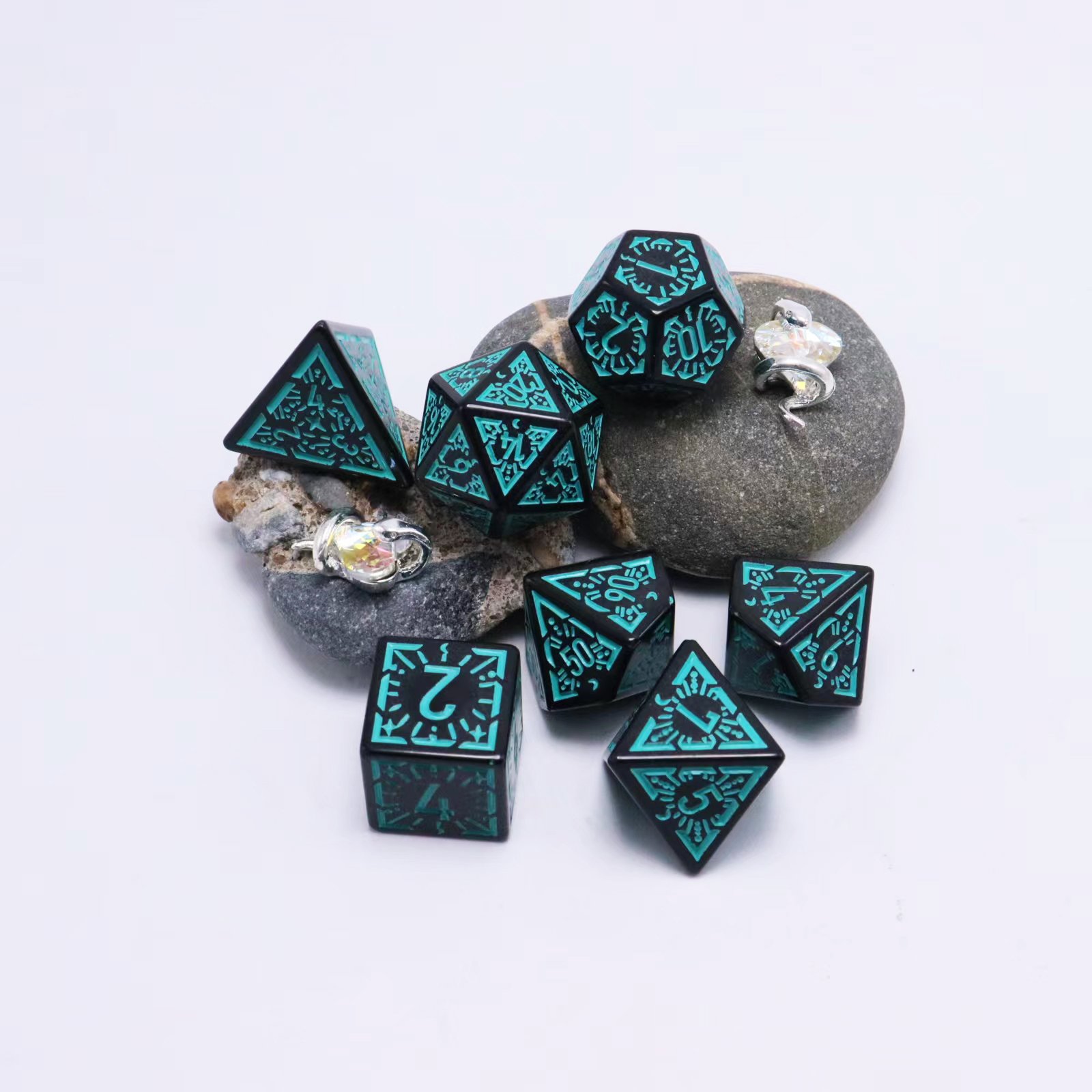 Custom polyhedral rpg 7pcs Retro dice Bulk gemstone crack dice