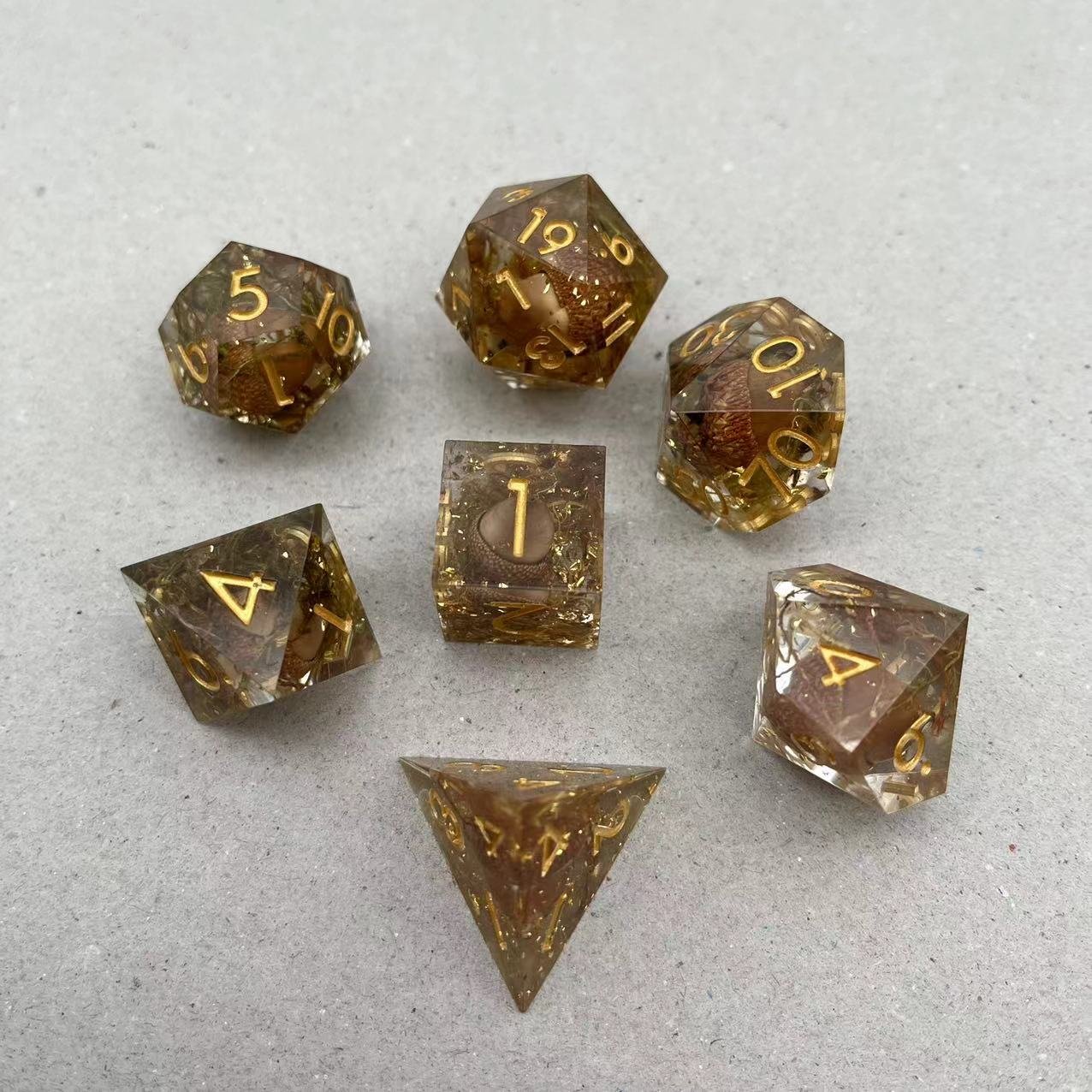 Wholesale Custom Dice Dnd Resin Custom Dice Polyhedron Clear Natural Gemstone Hollow Quicksand Tabletop RPG Set