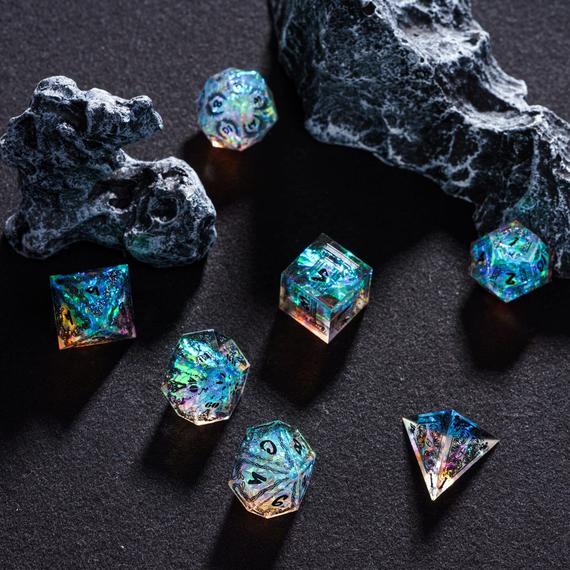 Udixi Polyhedral Custom Logo RPG dungeons and dragons resin sharp edge sides pattern Dice Set Green