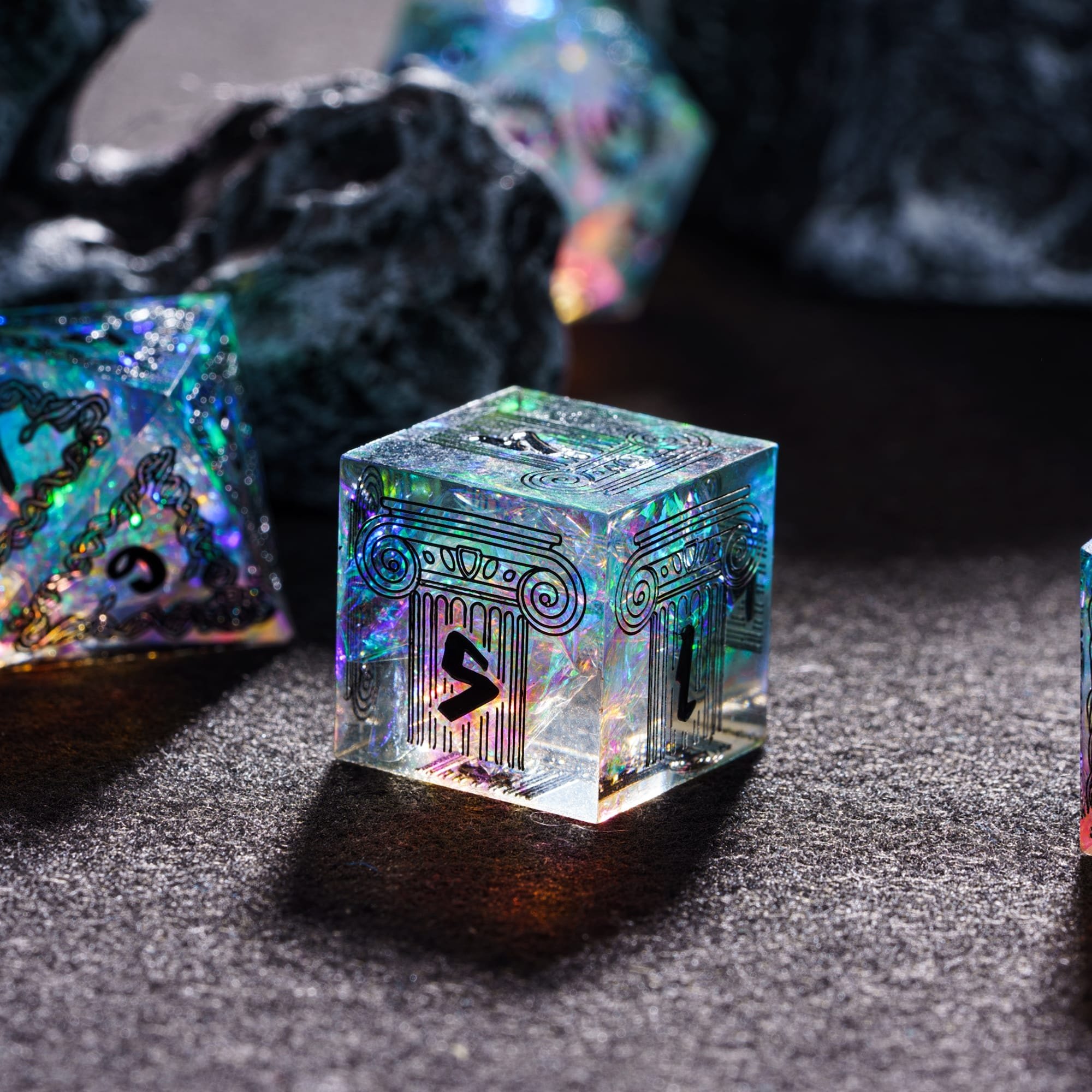 Udixi Polyhedral Custom Logo RPG dungeons and dragons resin sharp edge sides pattern Dice Set Green