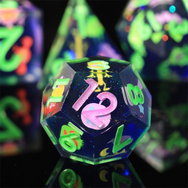 MINI PLANET Handmade Halloween Resin Dragon Dungeon DND RPG Dice Set Sharp Edges Polyhedral Board Game Dice Custom Halloween