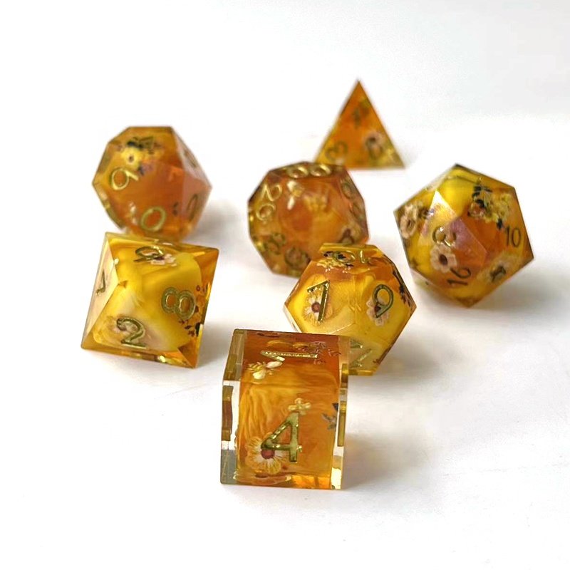 Resin polyhedron RPG dice custom dnd set sharp edge dragon with dungeon board game dice