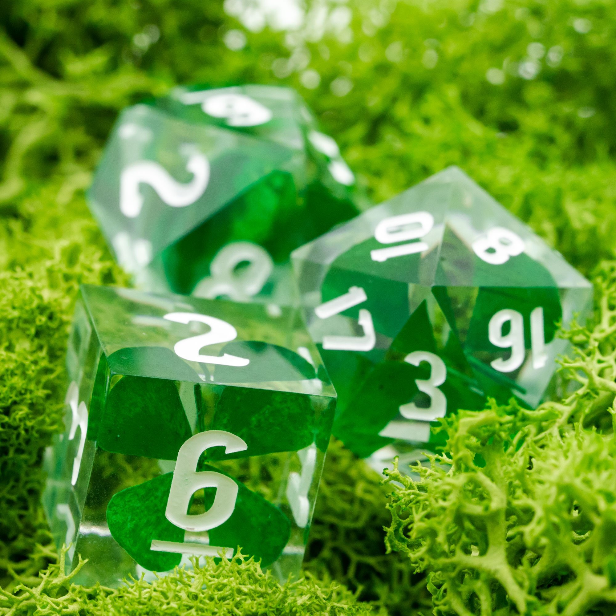 Udixi Resin RPG Dungeons and Dragons custom logo Sharp Edge Dice with Real Clover