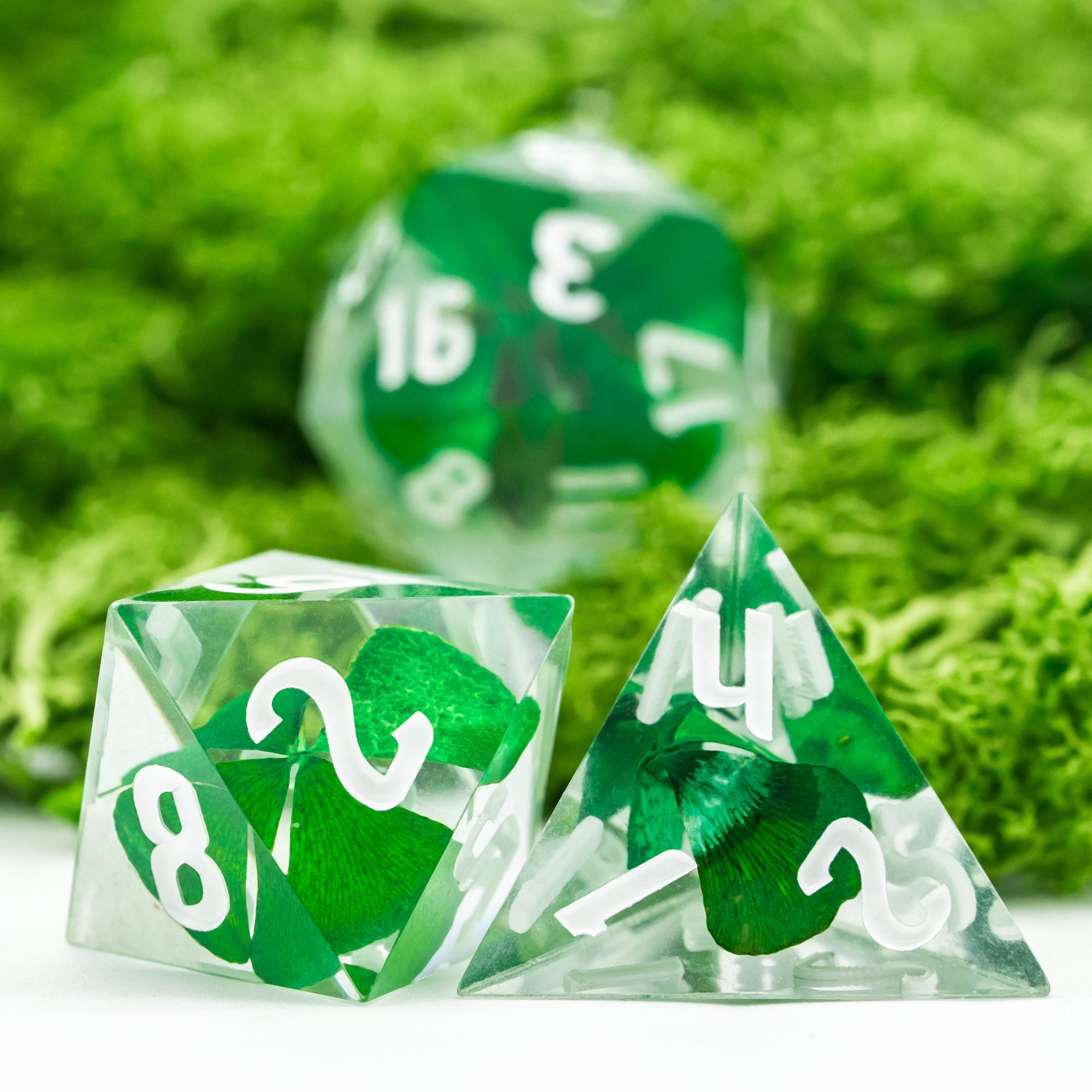Udixi Resin RPG Dungeons and Dragons custom logo Sharp Edge Dice with Real Clover