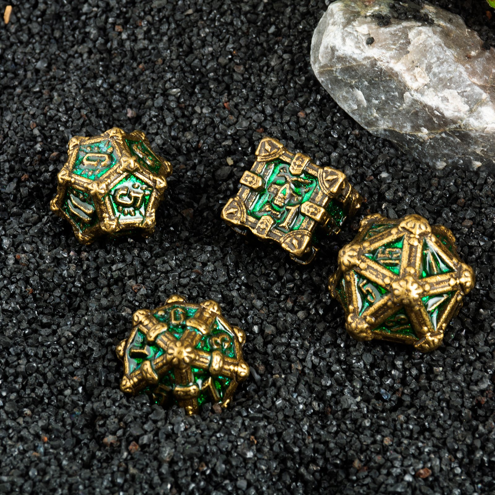 Factory Wholesale custom polyhedral RPG and D&D polyhedral solid Metal Dice Set for board game