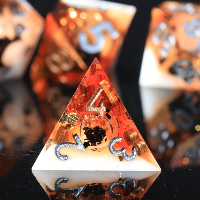 Mini Planet Custom Handmade Resin RPG Dice Set Dragon Dungeon DND Polyhedral Board Game Sharp Edge Liquid Core Dice