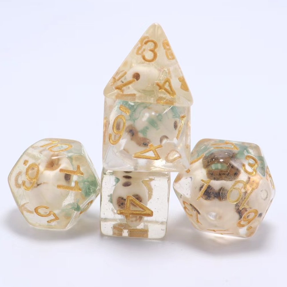 Factory Direct Sales Resin Dice 7 pcs Round Edge Cock Inclusion Dice DND Game Dice For DND