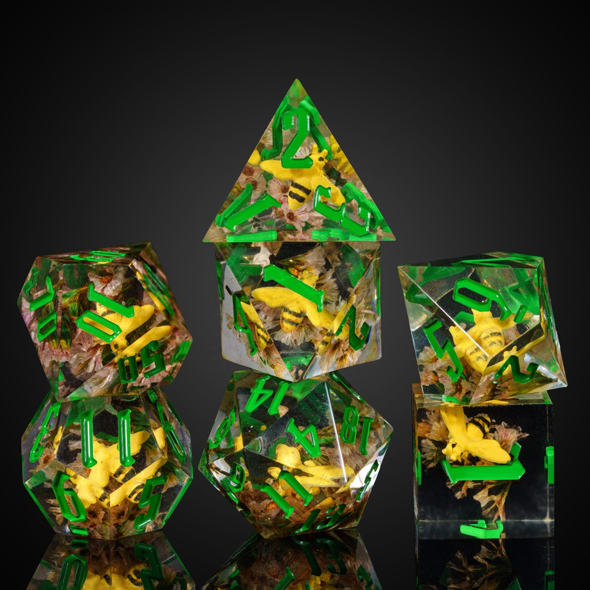 Udixi Custom Handmade Goldfish/Bee resin Dice Dungeons and Dragons DND board game Dice Set