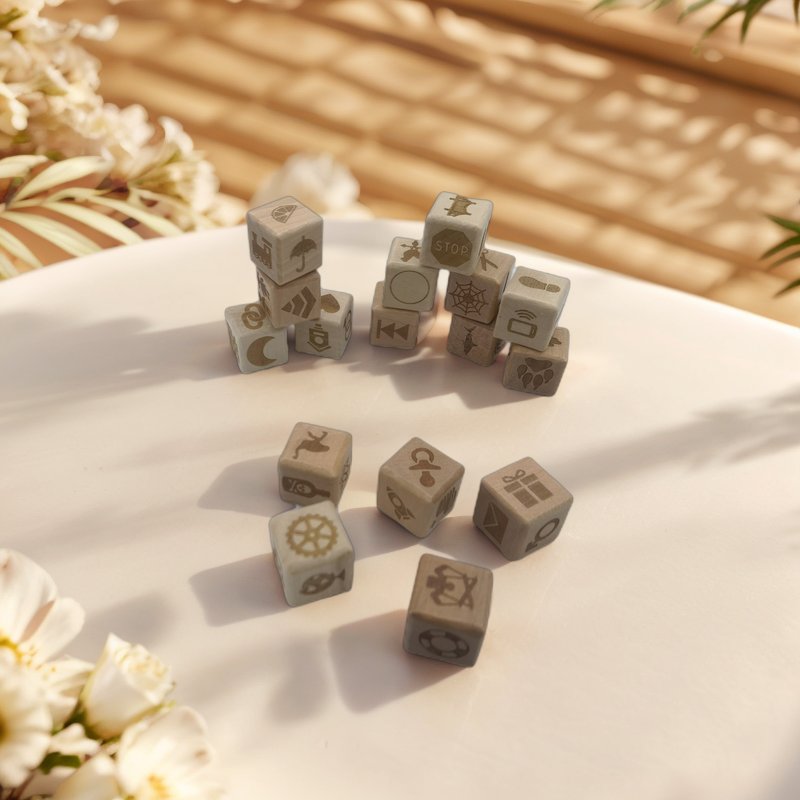 Custom Wood Dice with UV Printing personalized Laser Hot Stamping customized dice for Games Packaged in a Box set kids