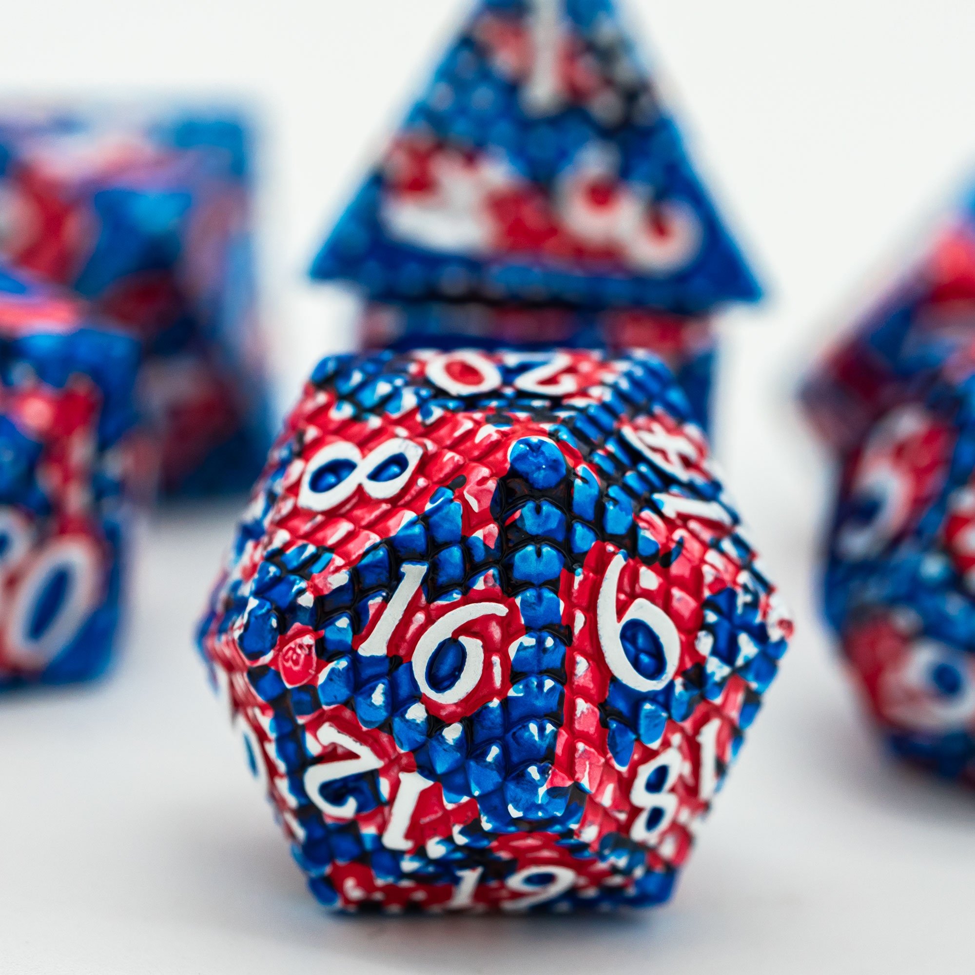 Udixi Polyhedral RPG Metal dungeons and dragons custom logo Dice Set Dragon Scale Red&Blue