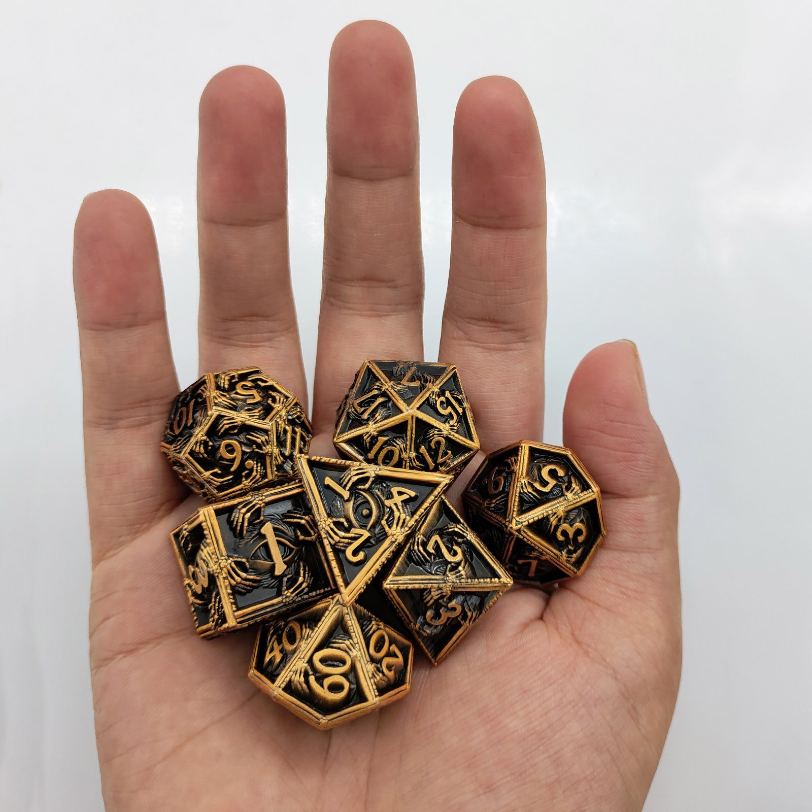 Skeleton Hand Metal DND Dice 7 Pieces/Set For Dungeons And Dragons RPG Dice Toys Games / Antique Gold
