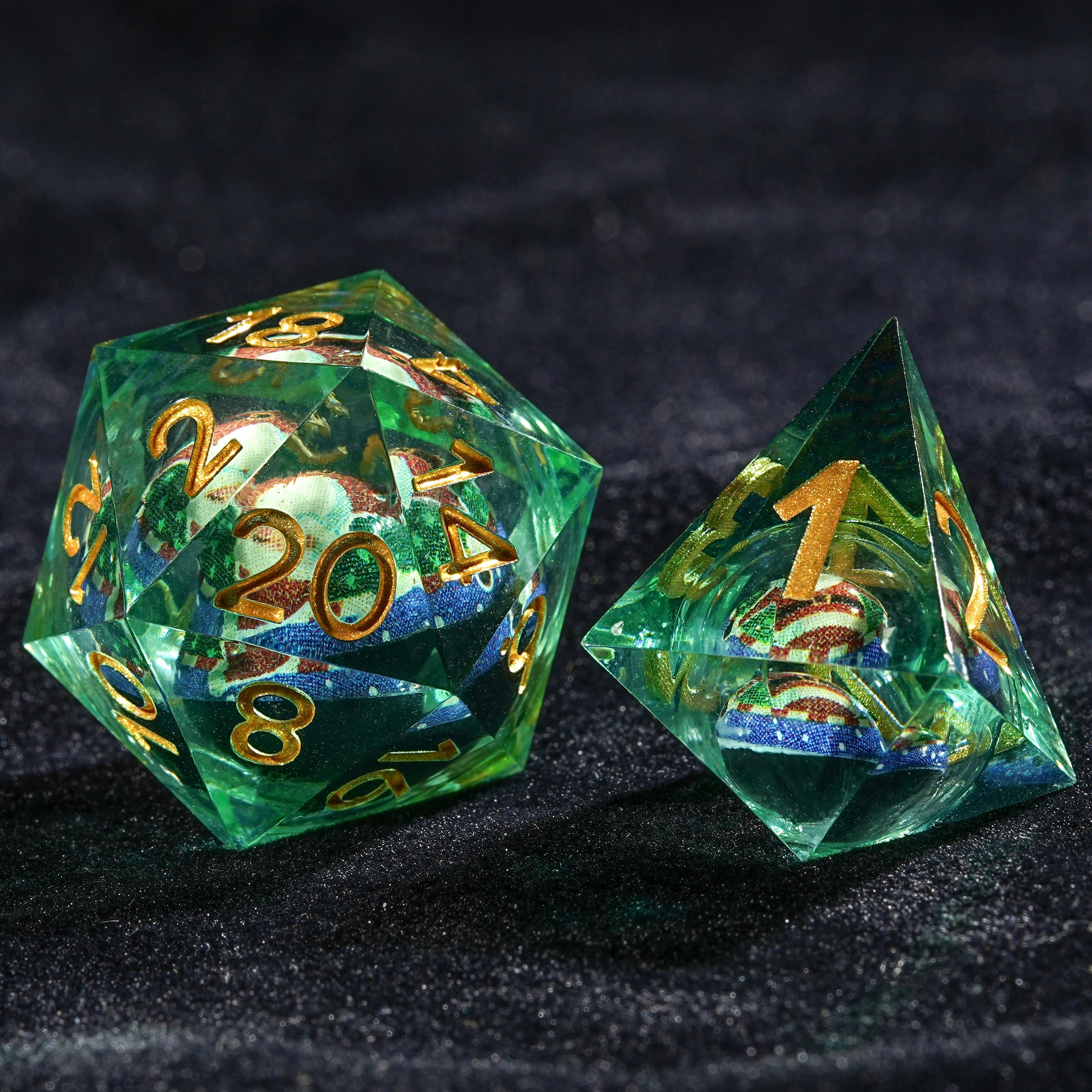 7Pcs Santa Claus Dice Green Resin Polyhedral Dice For DND Role Games Playing Collection Set
