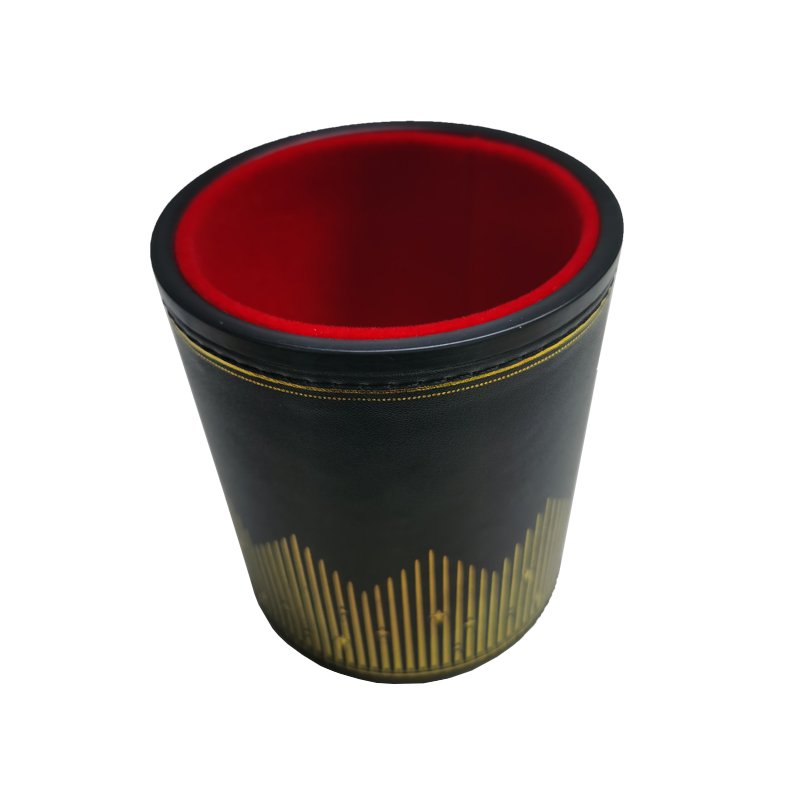 KTV Pub leather dice cup With Velvet Lining And Storage Velvet Bag Plastic Shaker Cup Dice Set