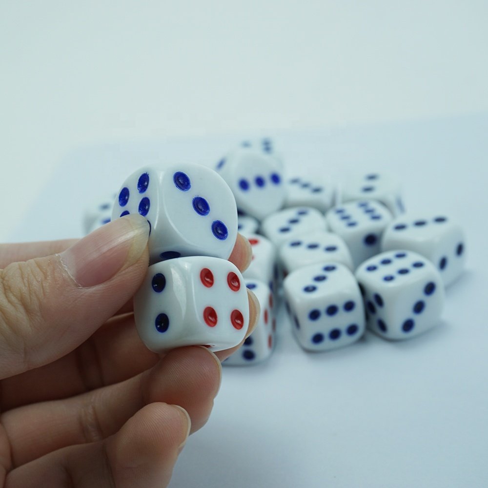 Board Game White Dice 16mm 6 Sides Customized Acrylic Engraved Round Corner Bulk Game Casino Accessories Factory
