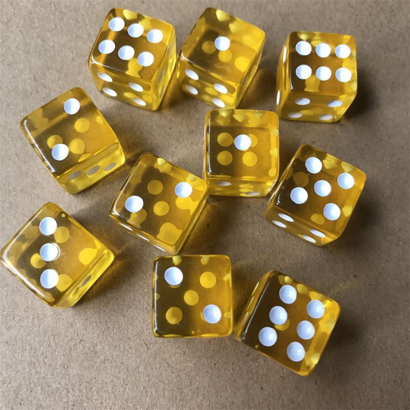 Hot selling 16mm transparent square corner point dice simple design game acrylic dice