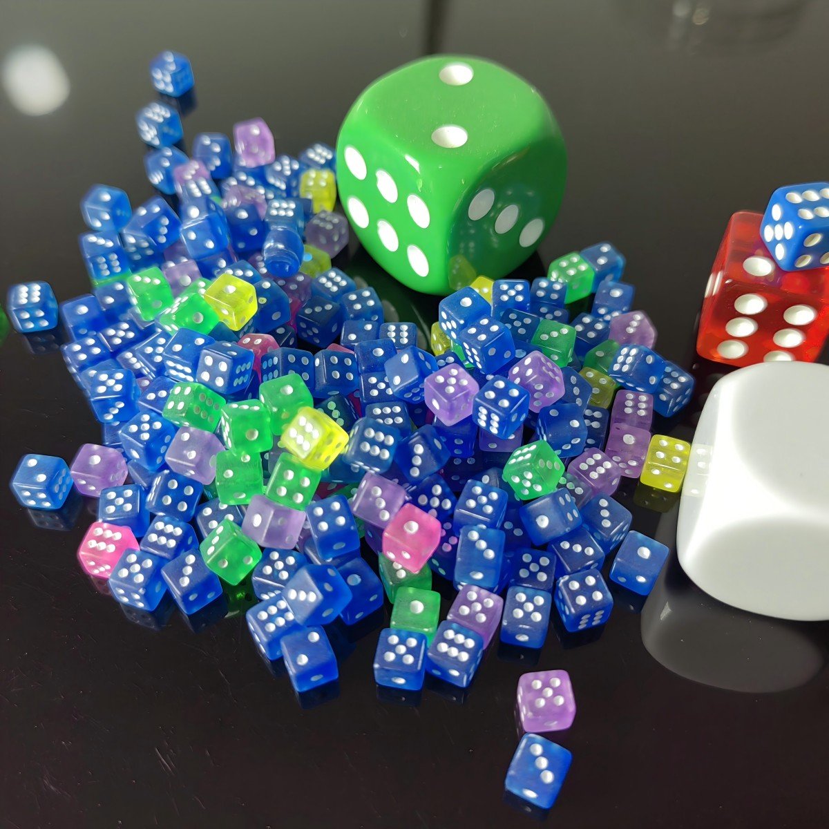 Manufacturer Bulk custom acrylic dice multicolor transparent small tiny gaming 5mm dice