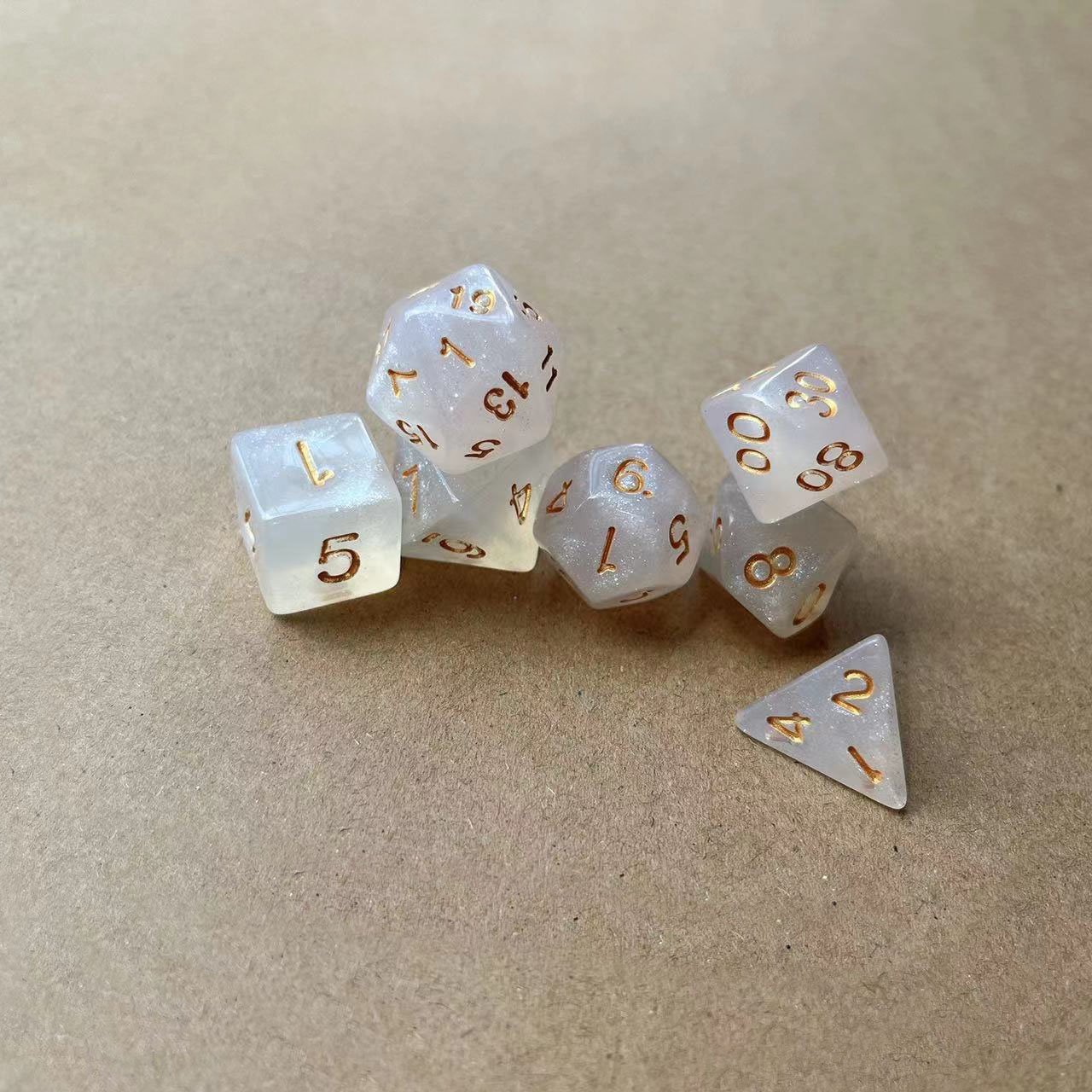 Hot selling factory Two color glitter acrylic games polyhedral rpg d20 pearl pattern dnd dice set