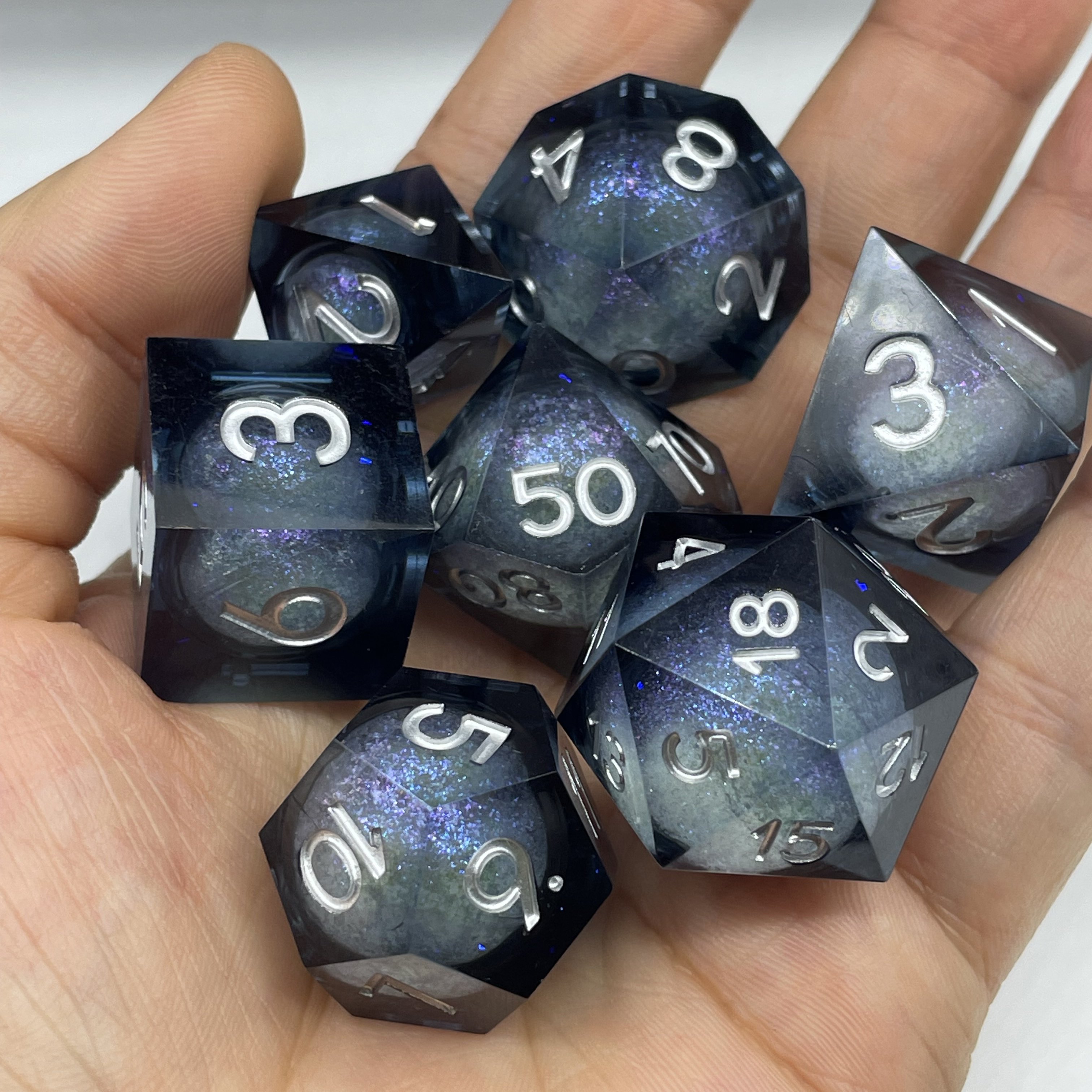Customizable Polyhedral Resin Dice Set for DND RPG for Dragon's Dungeons Lovers with Sharp Edge Liquid Core