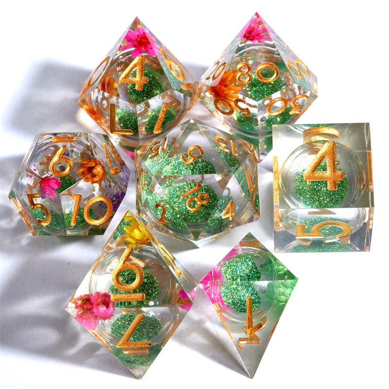 Wholesale Dnd Dice Set Handmade Sharp edged Polyhedral Dice Resin 7-Piece Liquid Core Dice Set Dragon and Dungeon D&D