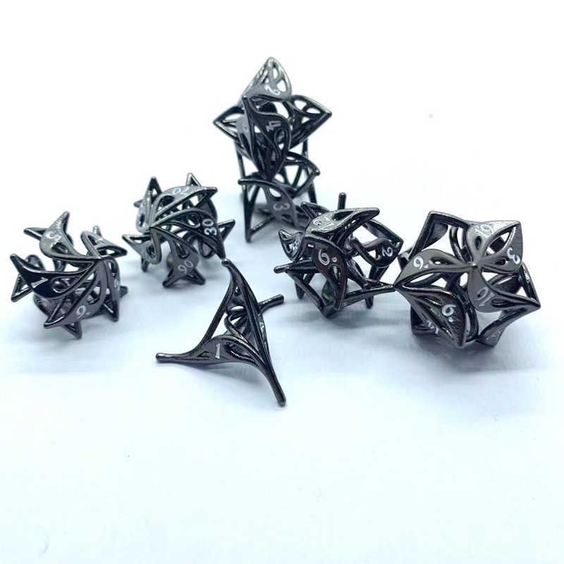 2021 new Metal hollowed-out dice D20 D12 D10 D100 D8 D6 D4 DND PRG flower metal hollowed-out dice