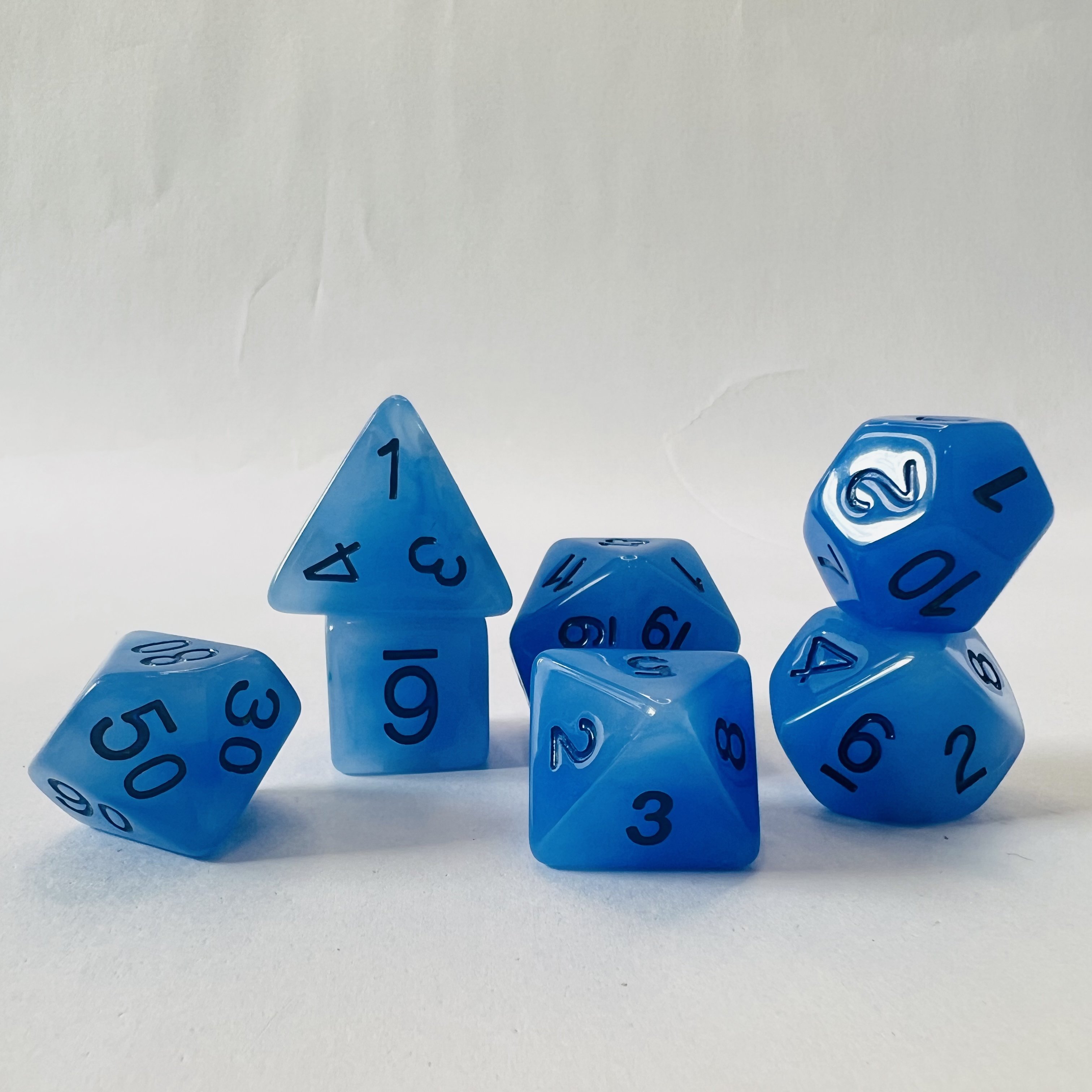Dnd Dungeons And Dragons Role Playing 8Pcs Per Set Board Game Smoke Soft Edge Round Edge Crystal Dice