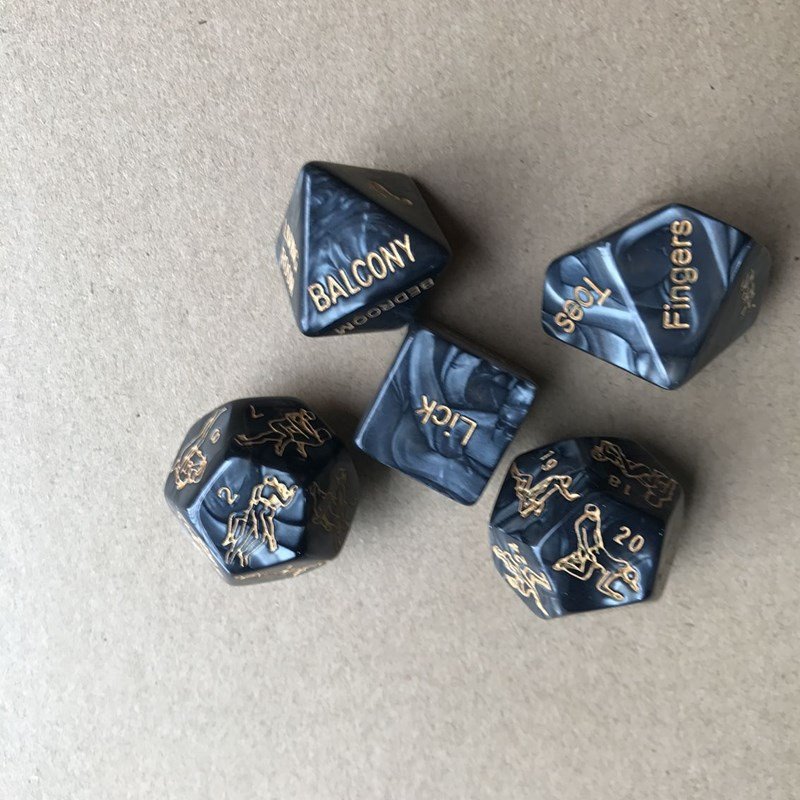 wholesale Naughty Dice Fun Games 5Pcs Dice Set Different Poses Side Bedroom Sex Dice for Couples Game Party Games