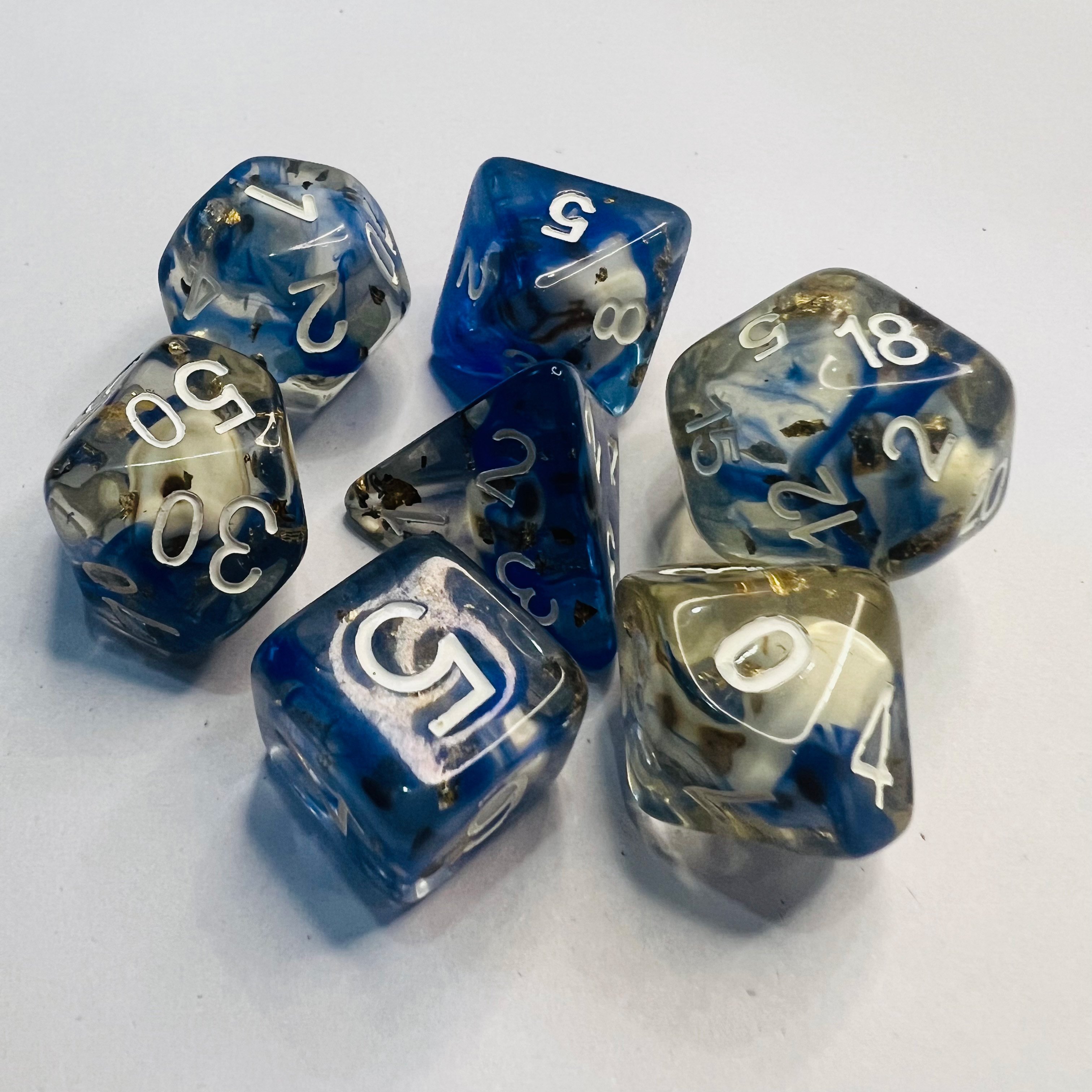 Custom Logo Engraved 16Mm Polyhedral Dice Set 7Pcs Bulk Gold Foil Yellow Transparent Dice With Round Corner Pointy For Dnd