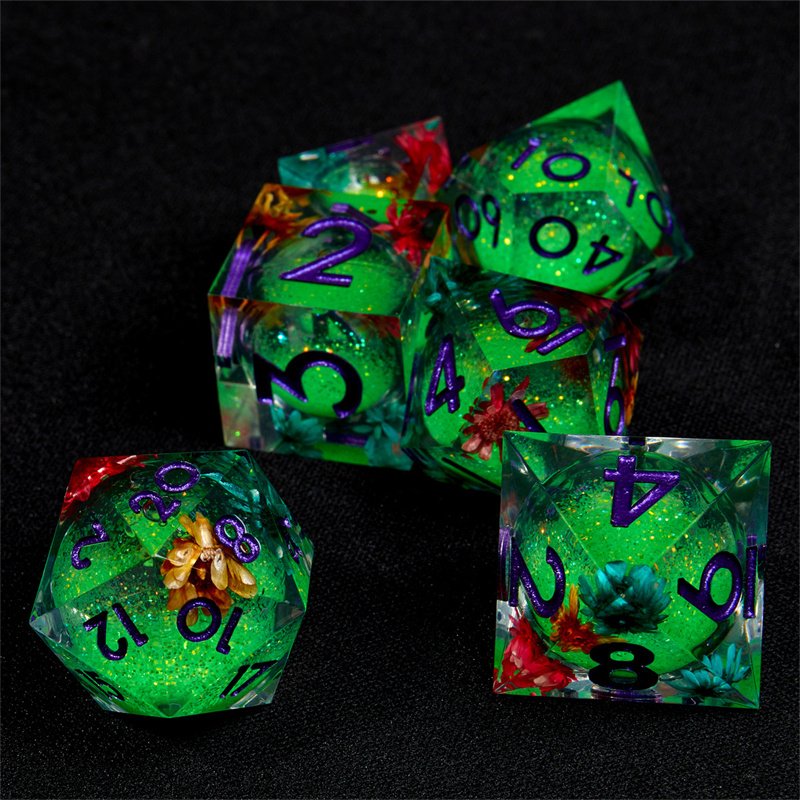 Customized polyhedral Dnd dice resin liquid core dice for dragon and dungeon tabletop games