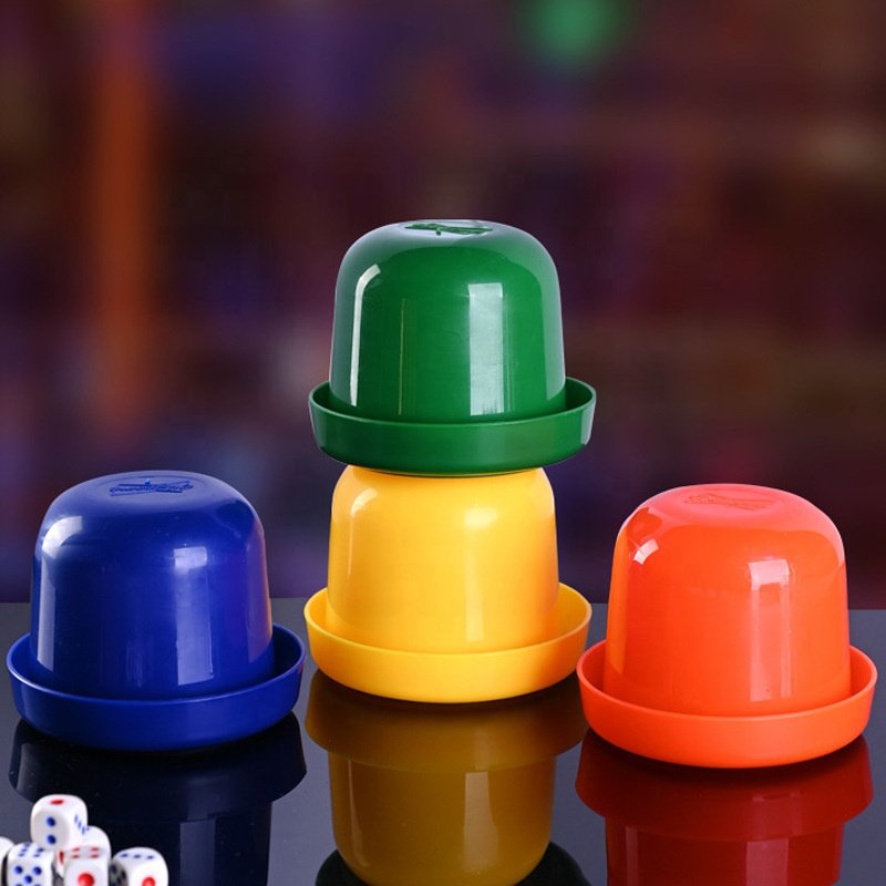 Wholesale multi-color child die cup with 5 dice with the base color cup sieve cup KTV bar nightclub entertainment
