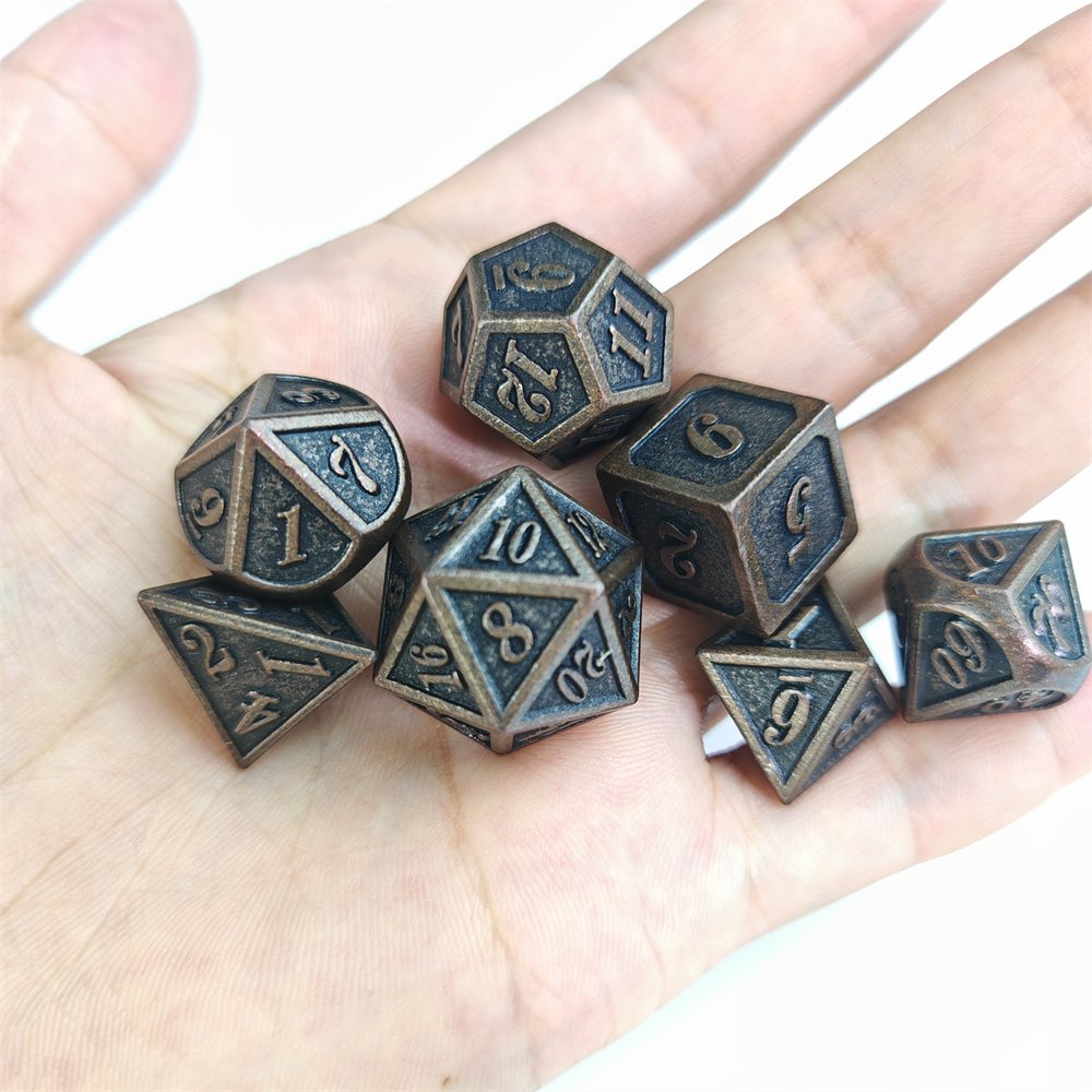 7pcs/set Creative Copper Metal Dice Set for Dungeons and Dragons RPG Board Game Polyhedral Cubes Retro Digital Game Dice Set