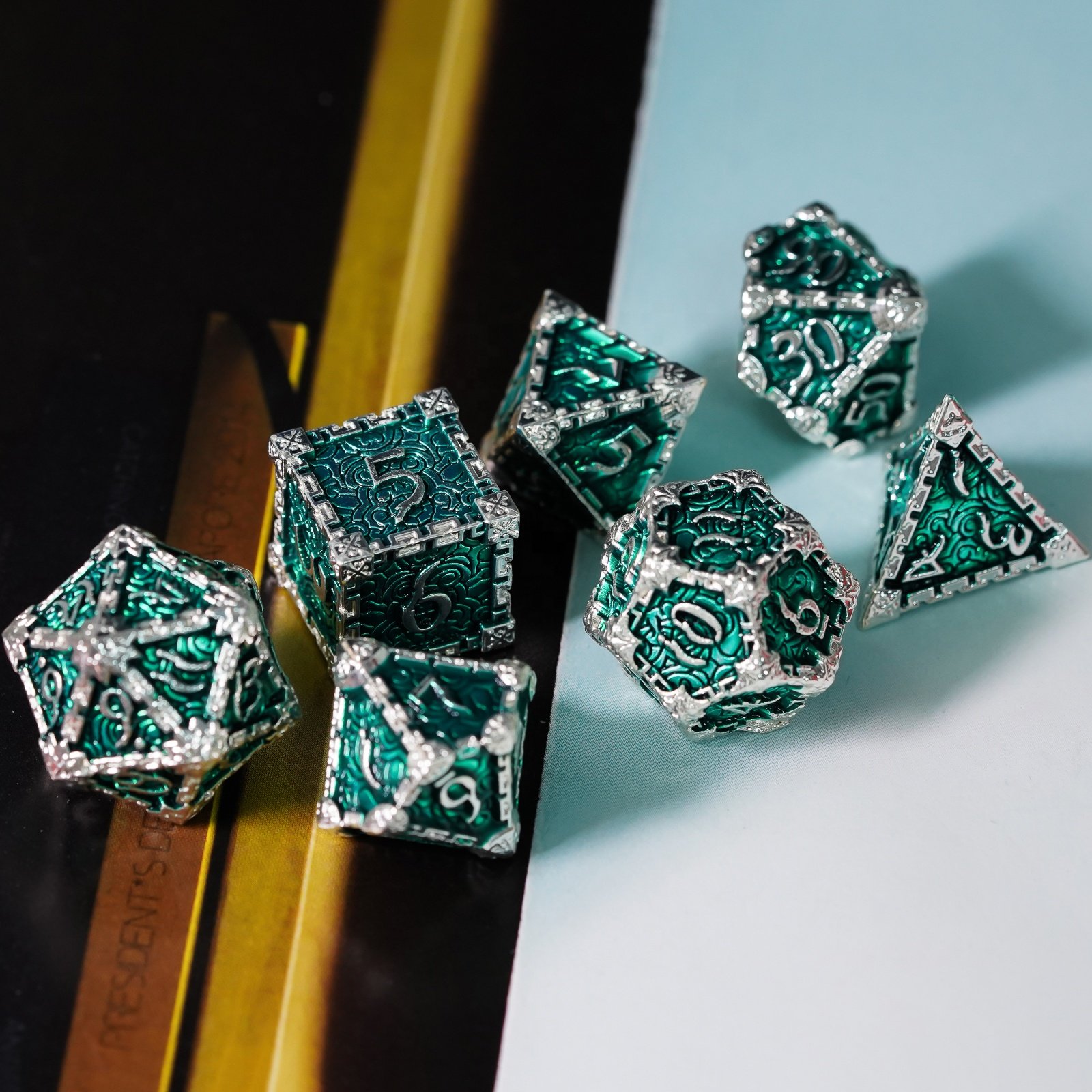Udixi Polyhedral Metal RPG Board Games Dungeons and Dragons High Quality Dice Set Green Dagger