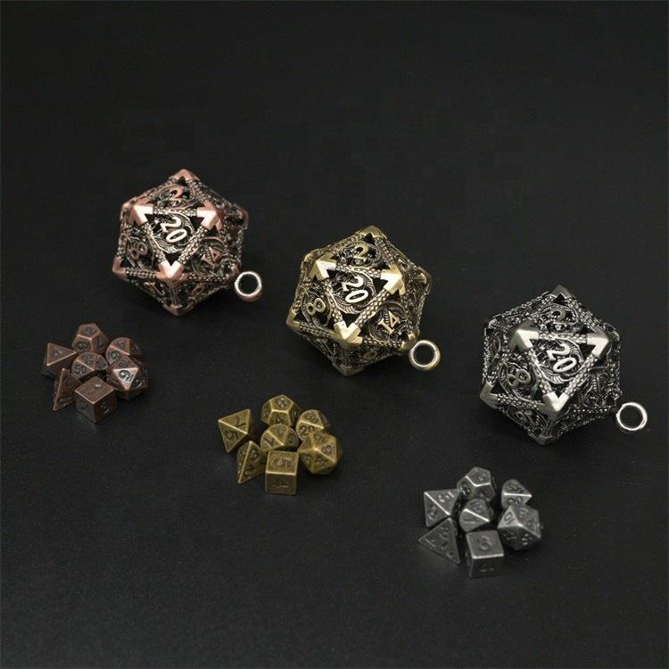 Portable Dragon Hollow 35mm Small D20 Metal Dice Keychain with 6mm Mini Dice