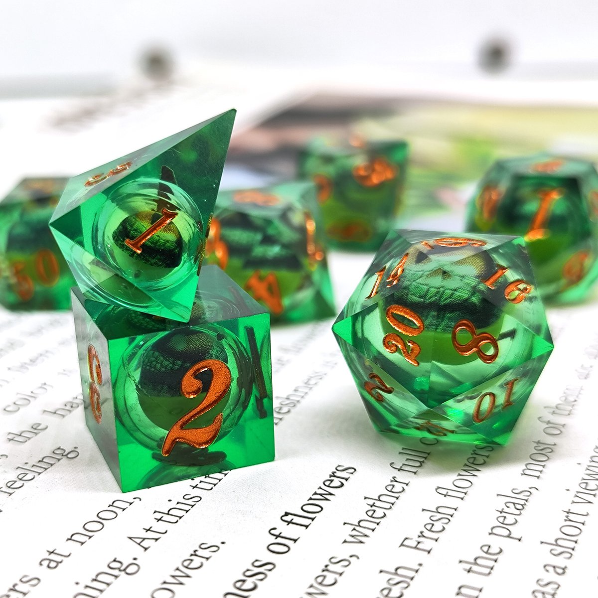 Custom Logo Dungeons & Dragons RPG Set 7 Polyhedral Crocodile Tears Metal Dice Liquid Core Resin Sharp Edge Dice Cup DND Game