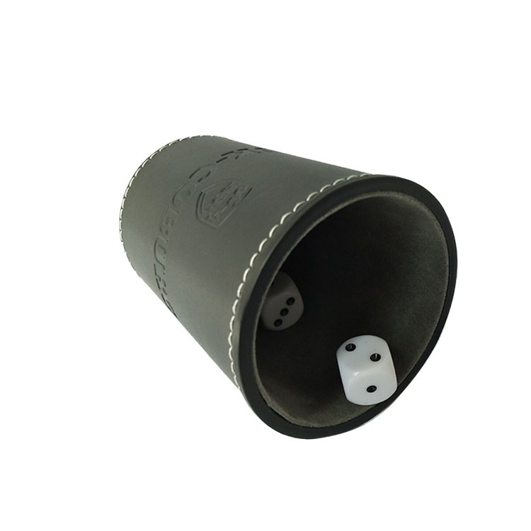 Factory Wholesale Dice Cup Customized Logo Leather Shaker Cup with Poker Dices Plastic Custom Leather Dice Cup Set