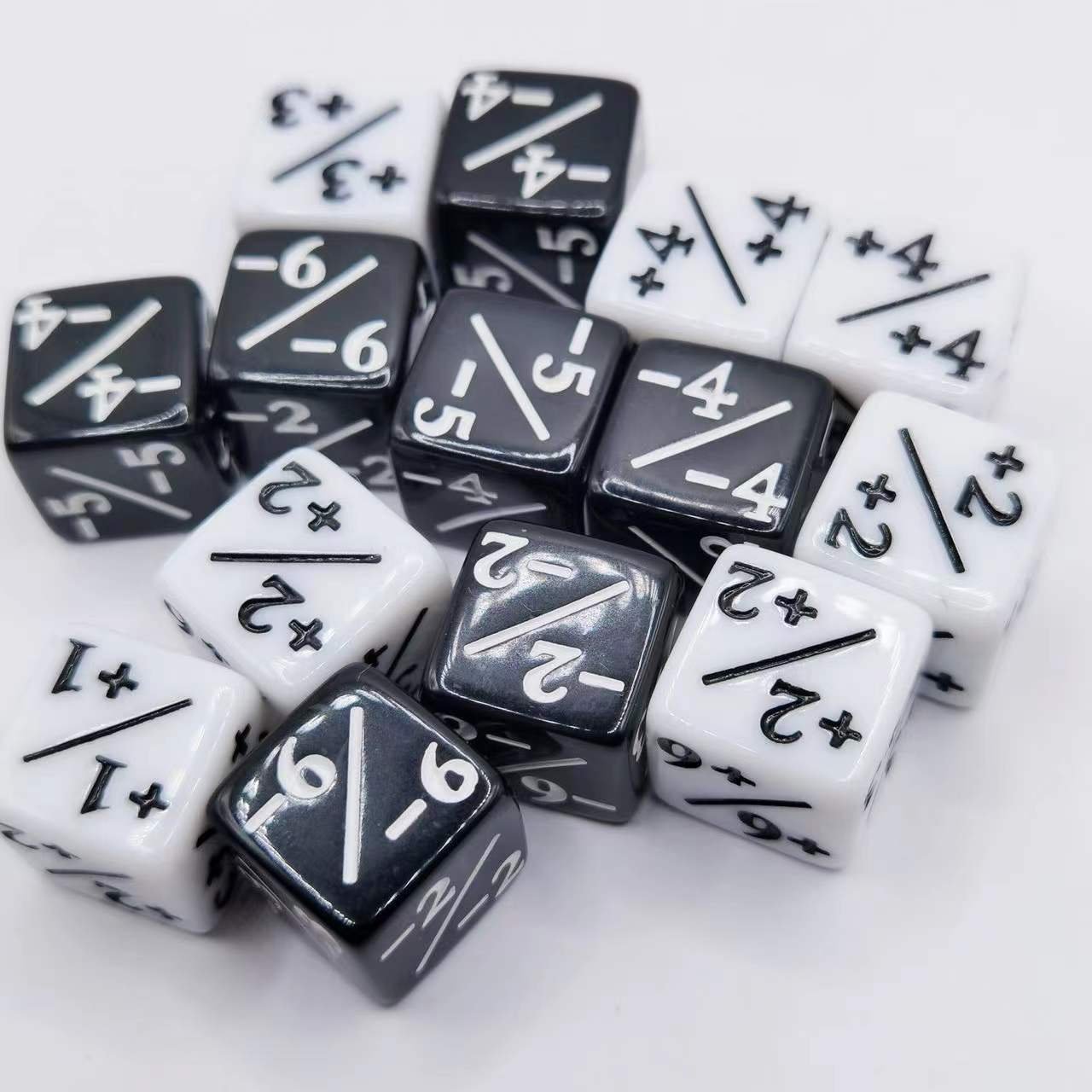 Black White 16mm 6-sided D6 Counting Dice Cube +1/-1 Dice Kids Mtg,Ccg,Card Gaming Accessory