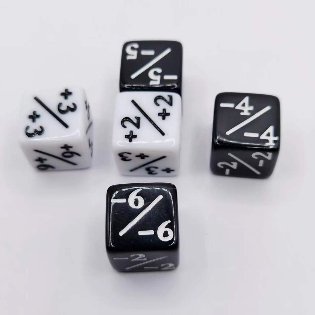 Black White 16mm 6-sided D6 Counting Dice Cube +1/-1 Dice Kids Mtg,Ccg,Card Gaming Accessory