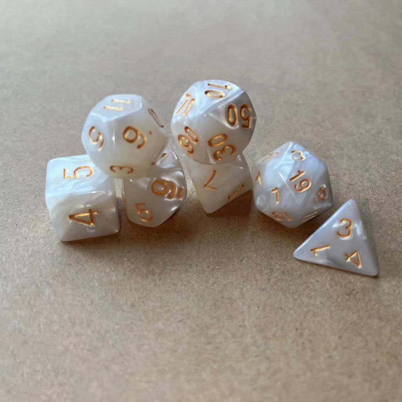 High Quality rpg games acrylic d20 polyhedral Glitter dnd dice set for Table Board Game