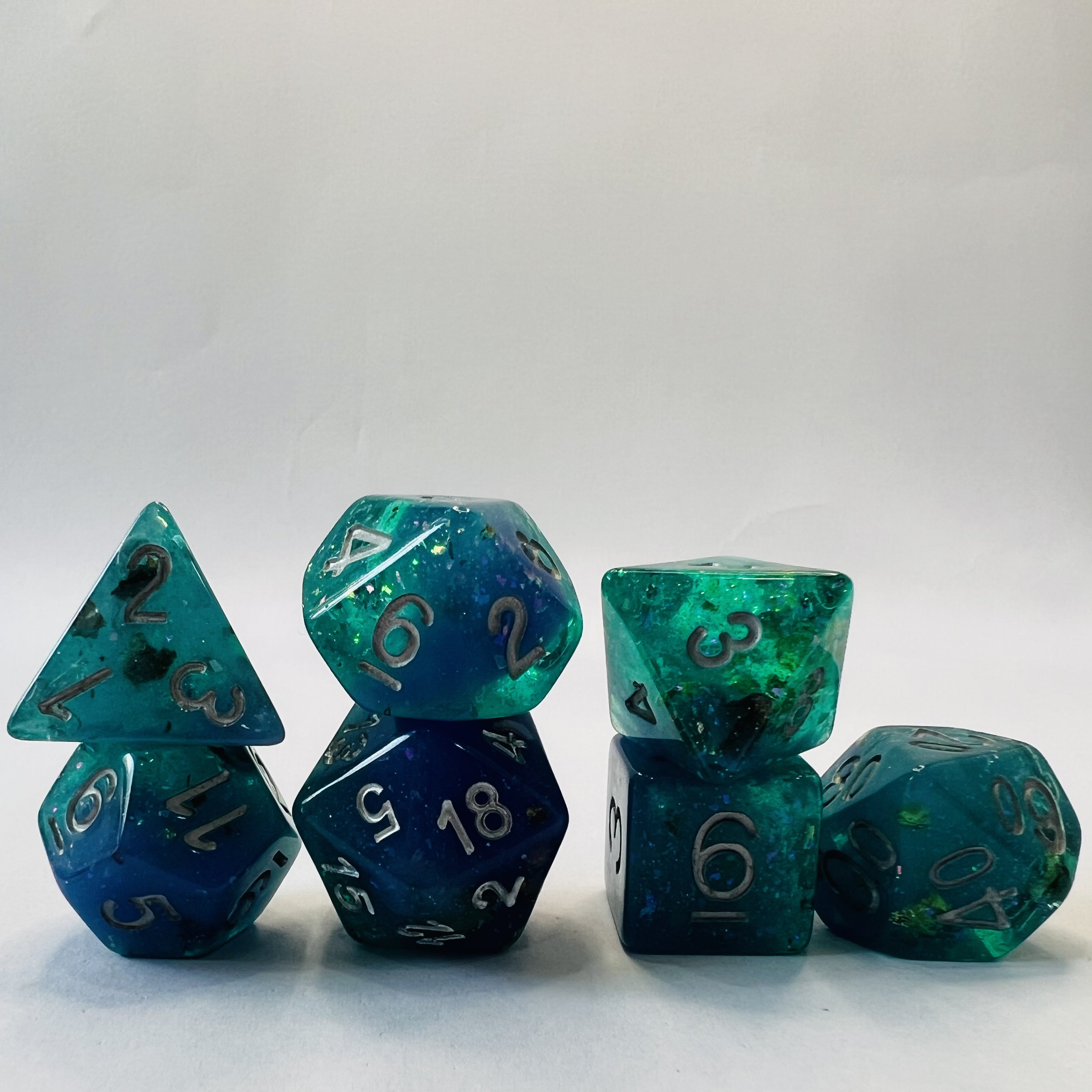 Custom Size 16Mm Square D&D Dice Set 7Pcs Polyhedral Resin Dice For Dungeons Dragons Color-Coded With Numbers