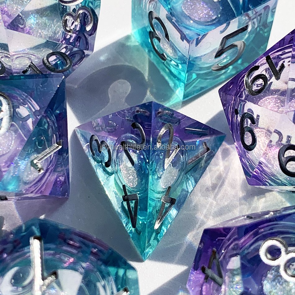 7pcs Dnd Resin Dice Set Sharp Edge Dices Rolling D20 Polyhedral Liquid Core Dungeons and Dragons Dice Handmade Crystal Green