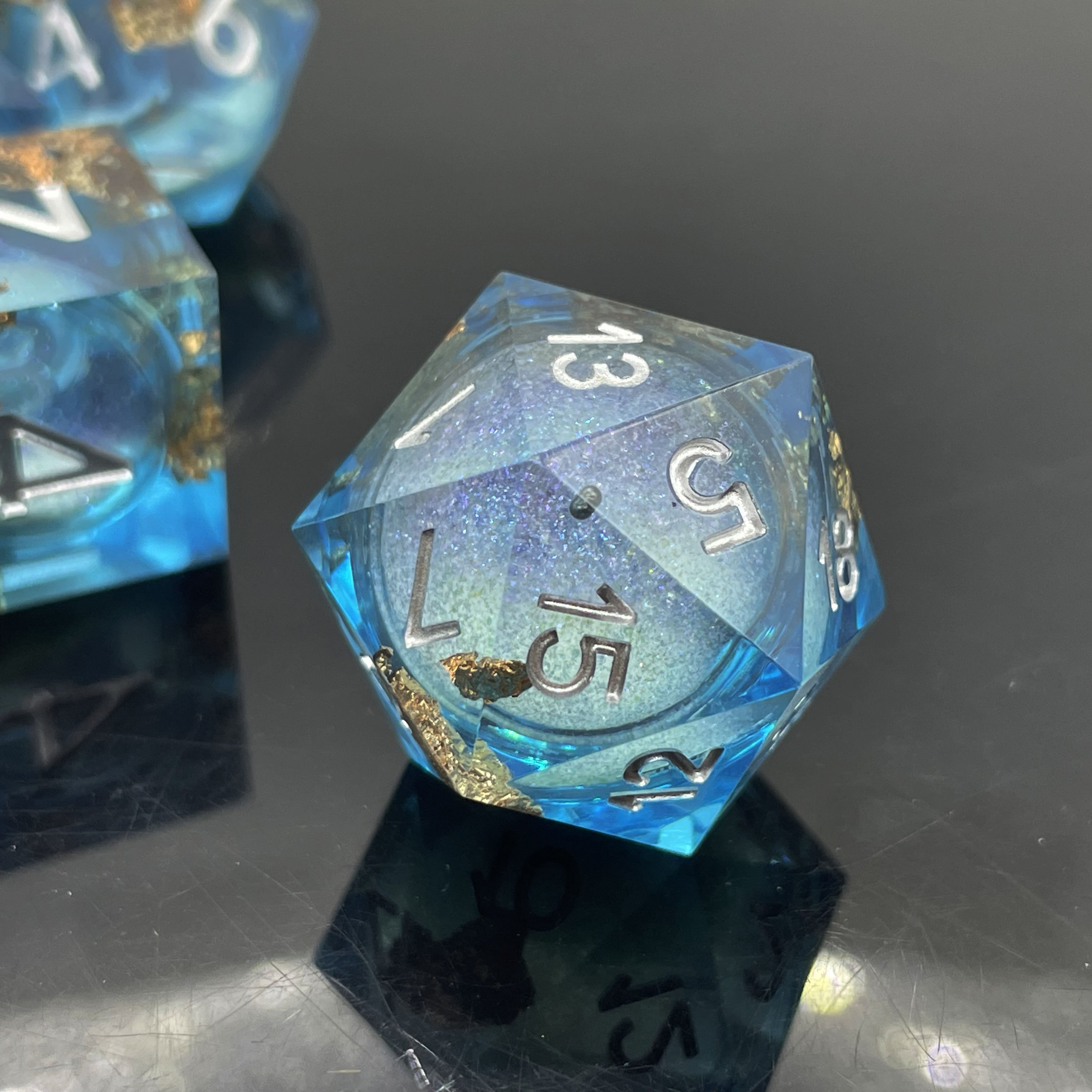 Liquid Core Dice D20 Sharp Edge Polyhedron Resin Dice for D&D Dungeons & Dragons for Board Game Dice