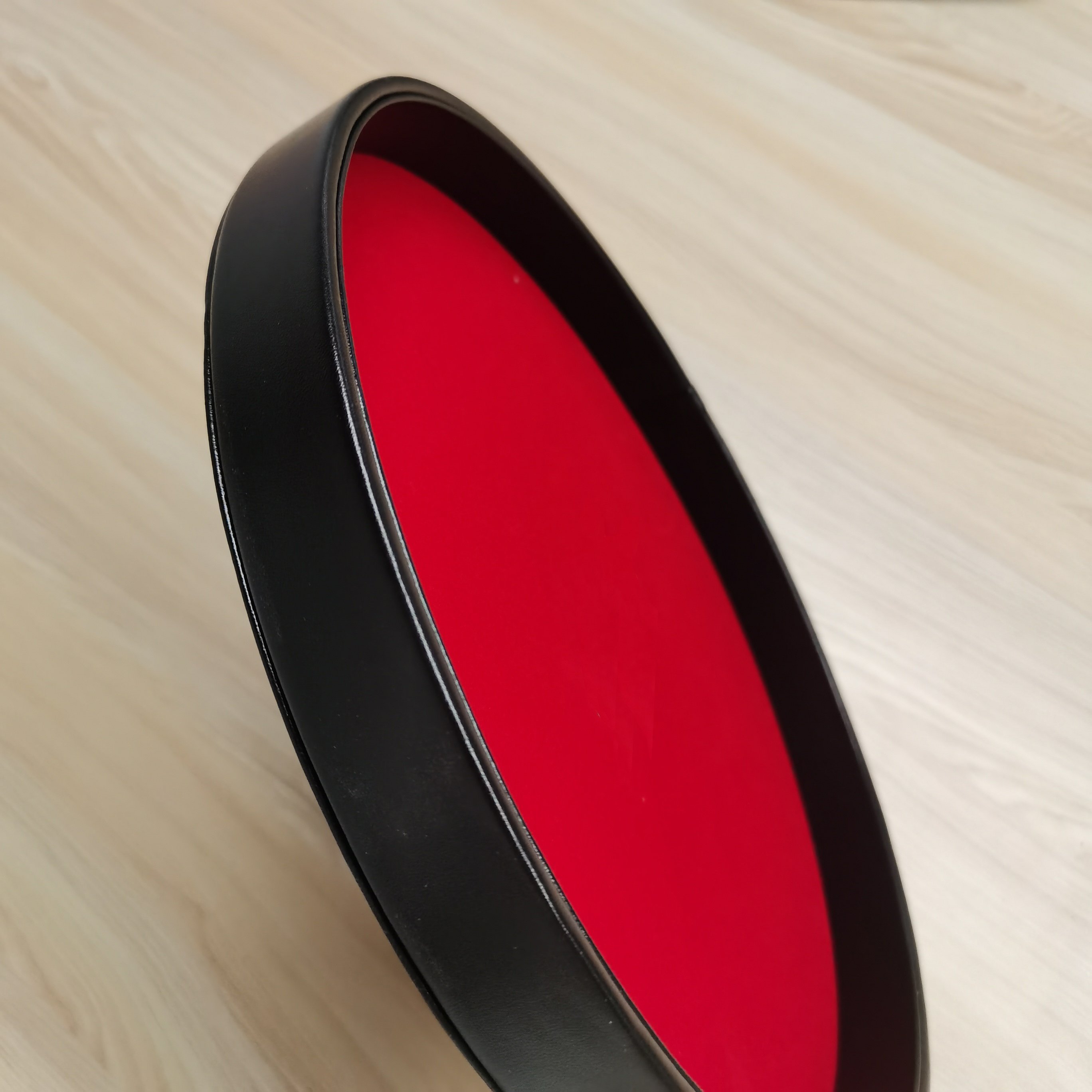 2024 Wholesale PU Leather Covered Velvet Inner Rolling Dice Tray Custom Logo Round Shape Board Game PU Leather Storage Dice Tray