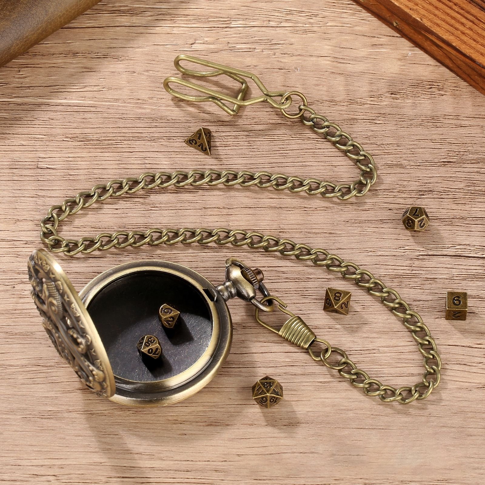 Fast Delivery Brass Cthulhu pocket watch design 6mm dice set box dice case for decoration