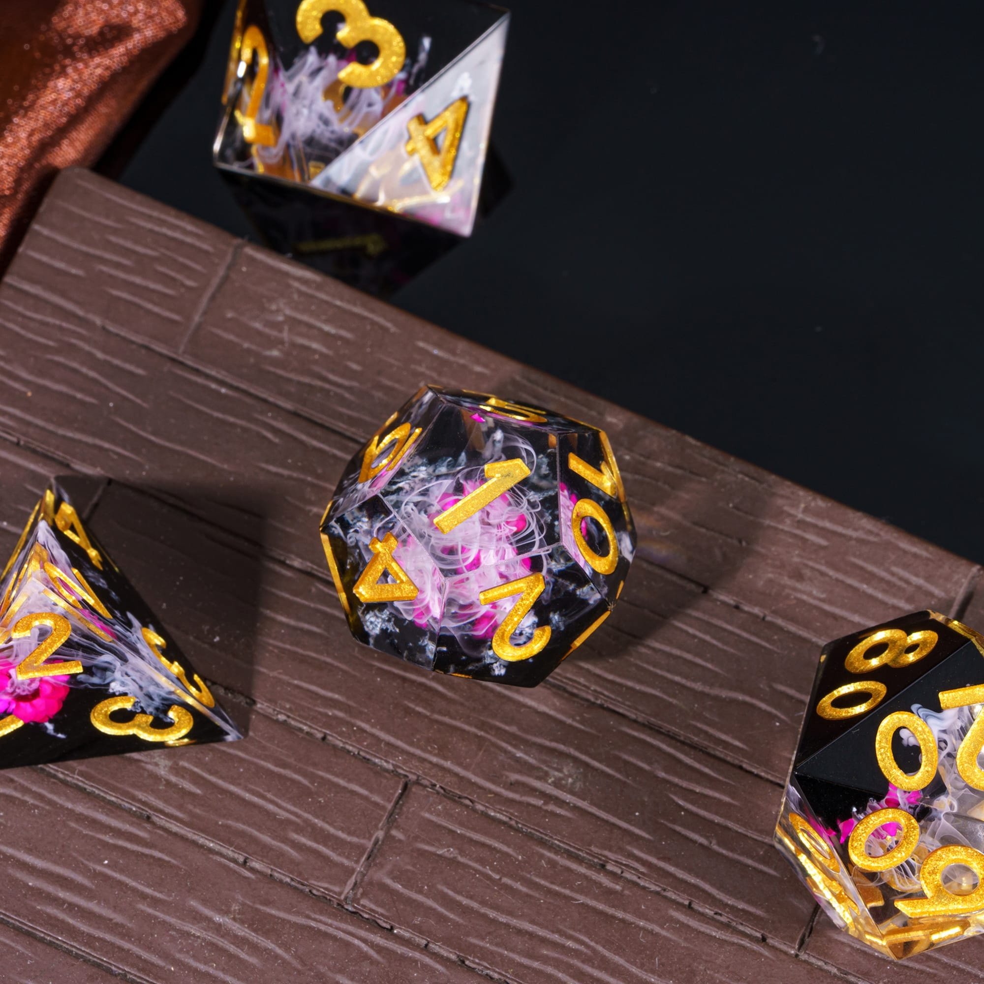 Udixi Custom Handmade Sharp Colorful Electroplating Resin Dice Dungeons and Dragons DND board game Dice Set