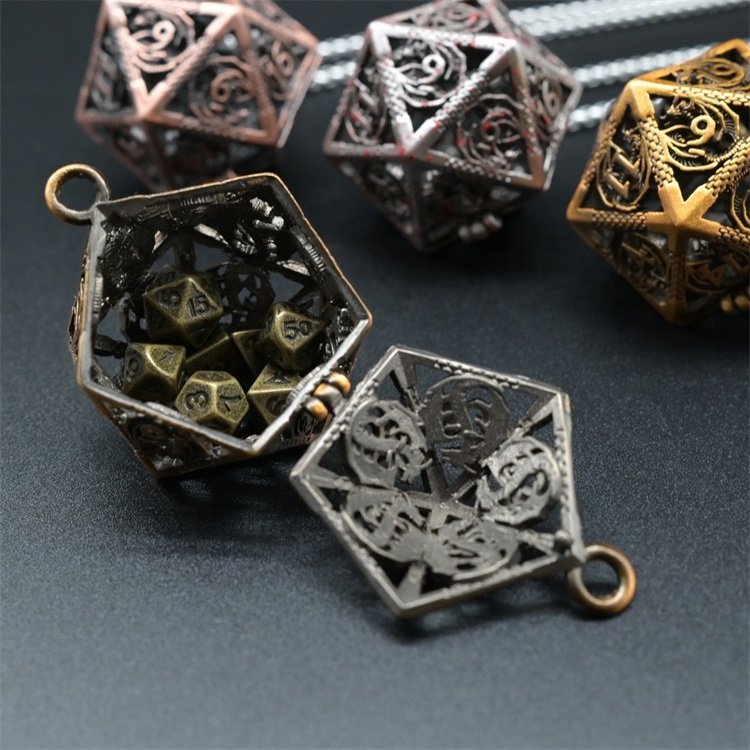 New Arrival 3 Available Colors Decoration Dungeons and Dragons D20 Metal Dice with Chain