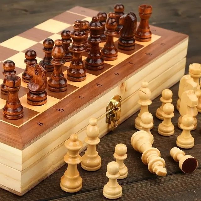 Classic Metal Chess Base Adult Chess Set with Metal and Wooden Chess Men Black White Box Brass Packaging Board Color Combo Type