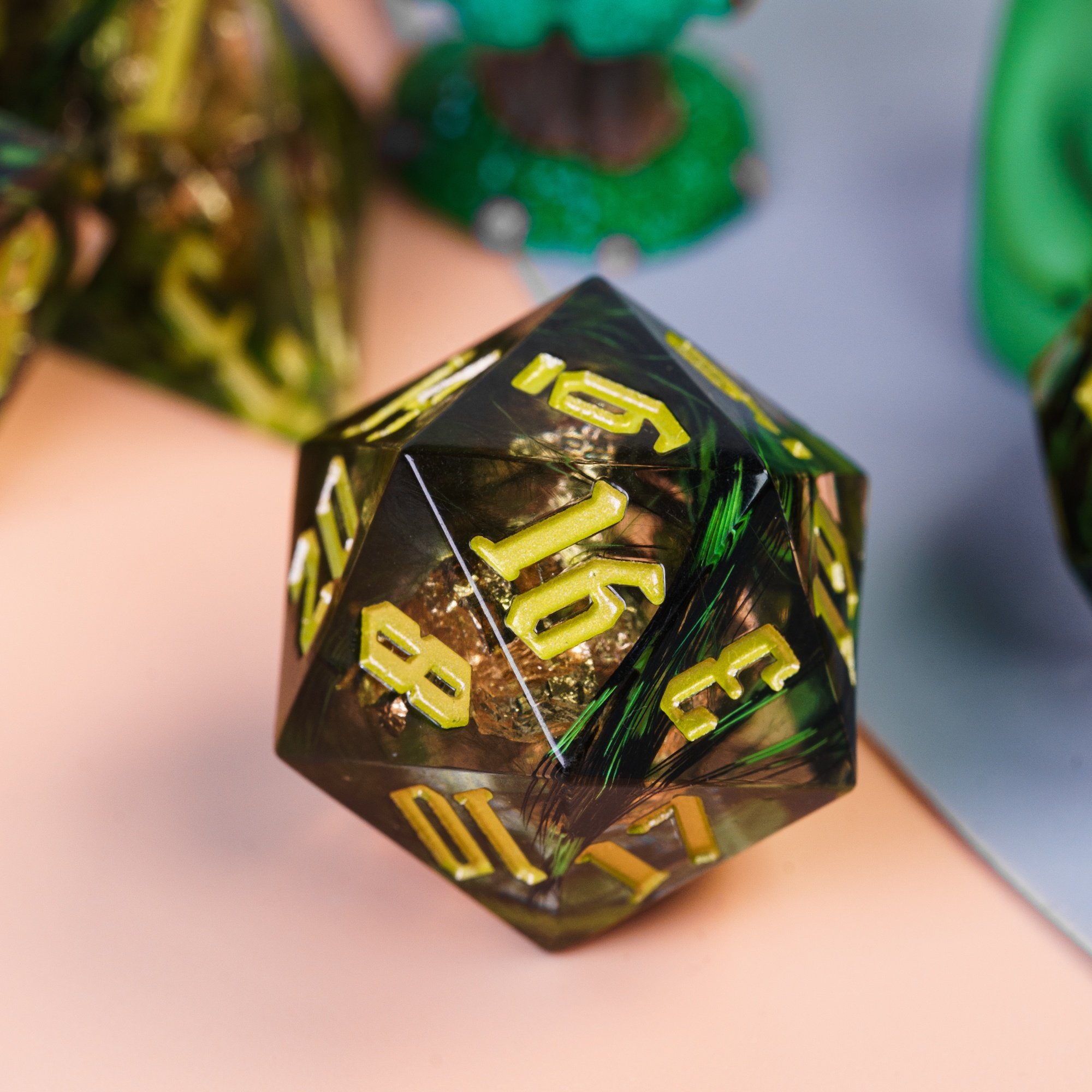 Udixi Sharp Edge Dice RPG Resin Dungeons and Dragons Dice Set Feather Gold Foil