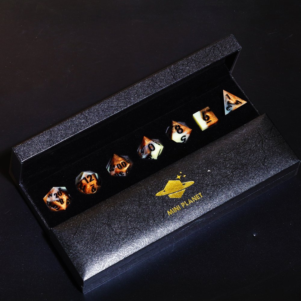 MINI PLANET Two Color DND Dice Set Handmade Polyhedral Resin Dice RPG Dragon&Dungeon Game Wholesale Custom DND Resin Dice Set D6