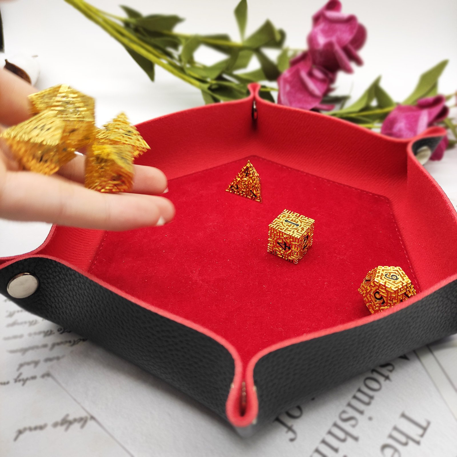Custom roleplaying with metal box metal polyhedral dice set christmas dice tray D&D RPG D20 D10 black hollow metal dnd dice set